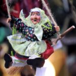 Ruba 24 calze della Befana in market Siracusa, arrestata