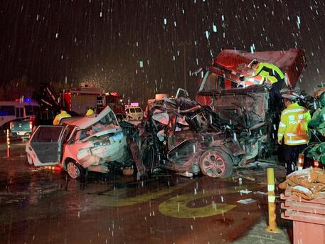 Incidente stradale in Cina, 17 morti e 22 feriti