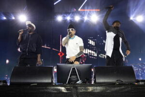 Amadeus, i Black Eyed Peas superospiti a Sanremo