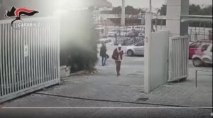 Matteo Messina Denaro, l'arrivo in clinica con la mascherina