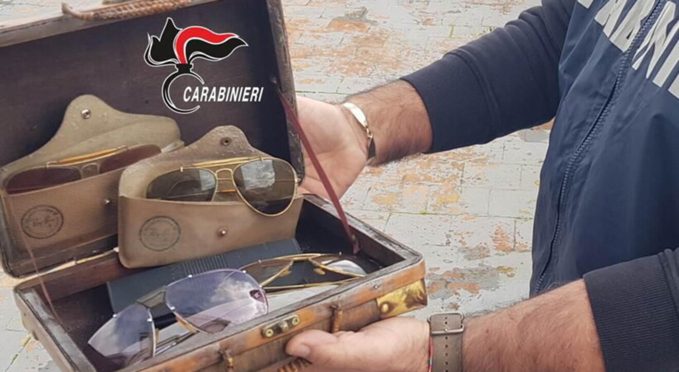 Ecco i RayBan storici di Messina Denaro. VIDEO perquisizioni