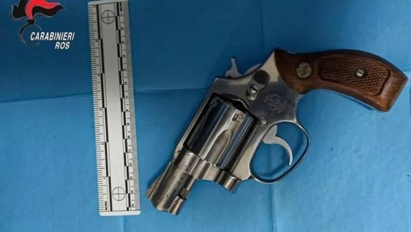 Ecco la revolver calibro 38 di Matteo Messina Denaro Ecco la revolver calibro 38 di Matteo Messina Denaro