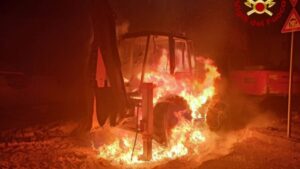 Autostrada Ispica-Modica, incendiato escavatore dell'impresa