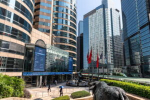 Borsa: Hong Kong negativa, apre a -0,67%