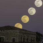 FOTO, luna piena su masseria ragusana