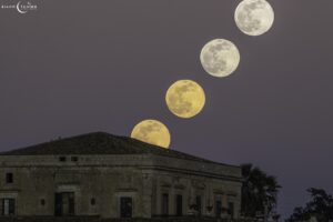 FOTO, luna piena su masseria ragusana