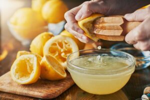 Cosa succede se bevi acqua e limone? un effetto miracoloso