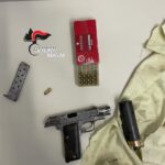 Pistola sotto il cuscino, arrestato a Siracusa