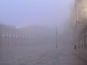 Arriva la 'lupa di mare', Siracusa si risveglia nella nebbia