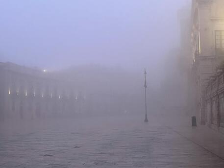 Arriva la ‘lupa di mare’, Siracusa si risveglia nella nebbia