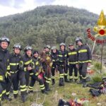 Capretta precipita in un dirupo, salvata dai vigili del fuoco