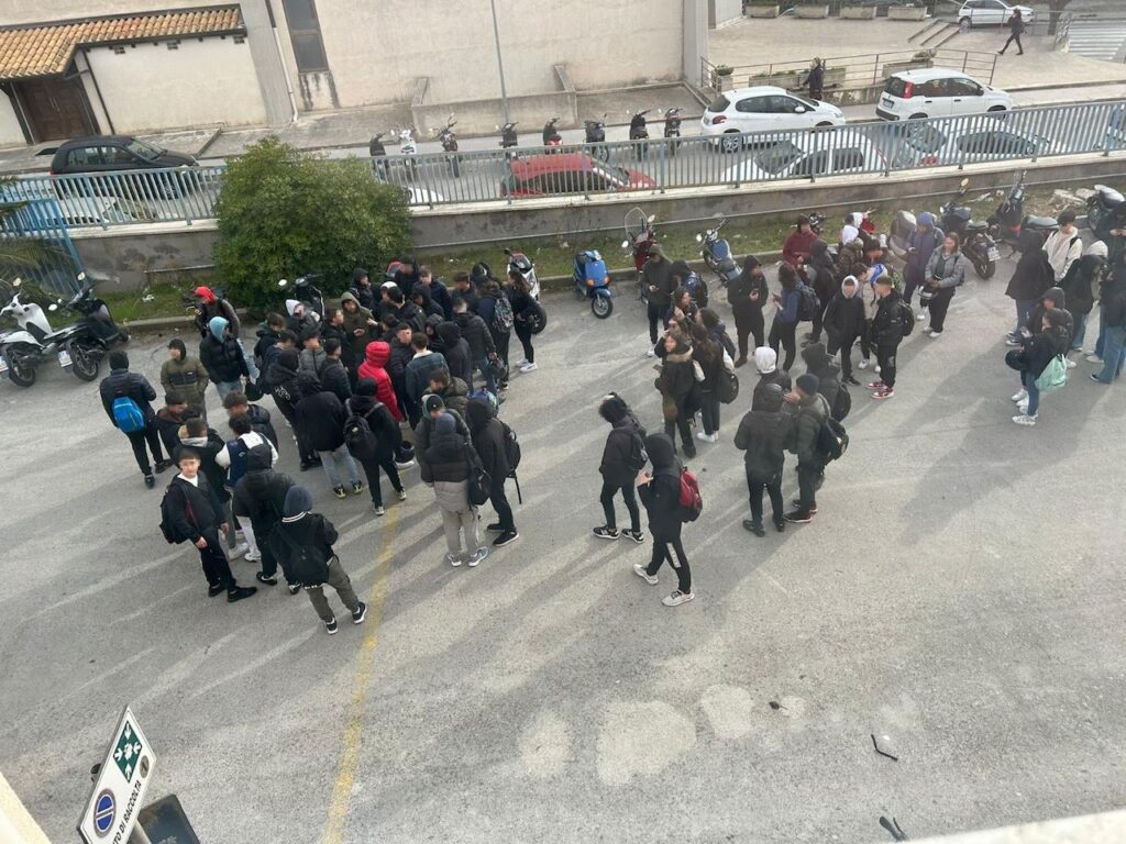 Sciopero al Ferraris di Ragusa per la gita negata