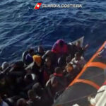 Migranti: 250 trasferiti da hotspot Lampedusa a Porto Empedocle