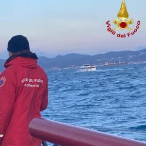 Traghetto si incaglia a isola di Gorgona, passeggeri illesi