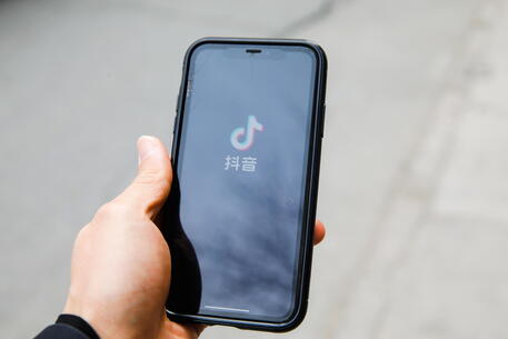 TikTok: Cina, divieto Usa persecuzione politica e xenofoba TikTok: Cina, divieto Usa persecuzione politica e xenofoba