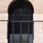 Piazza Affari chiude in forte calo (-2,2%) con le banche