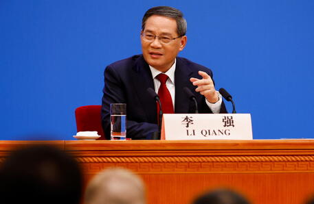 Cina: premier Li, economia mostra ‘un forte slancio’
