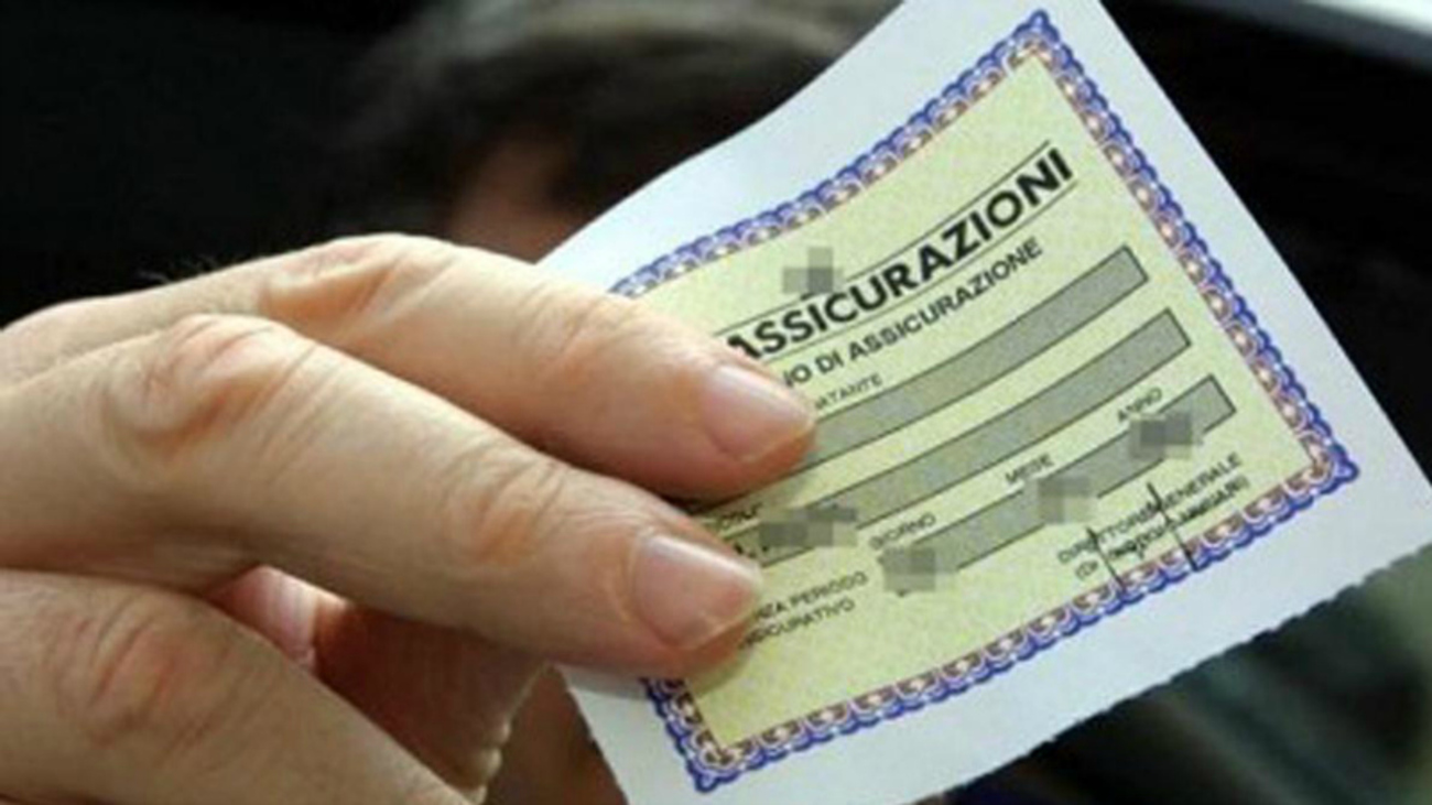 L’assicurazione auto e moto si paga a consumo e costerà 12 euro L’assicurazione auto e moto si paga a consumo e costerà 12 euro