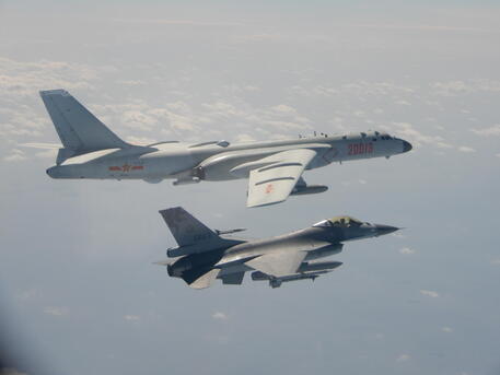 Taiwan: un jet e tre navi militari cinesi intorno all’isola