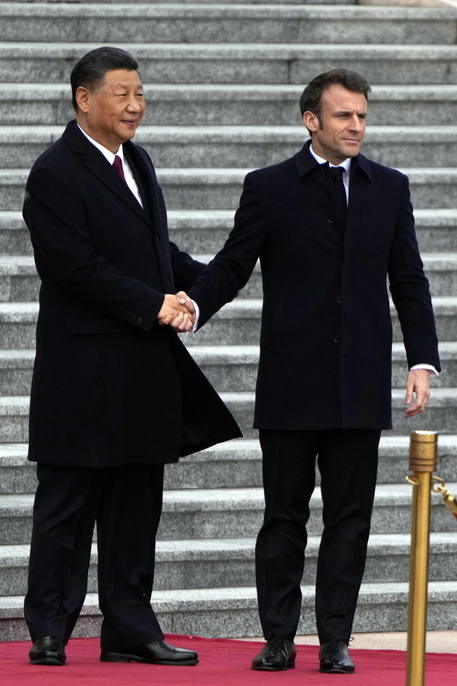 Xi a Macron, profondi cambiamenti ma superare differenze