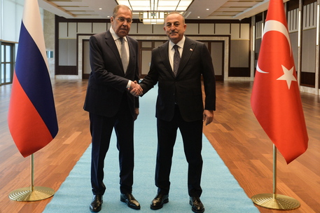 Lavrov, la Russia potrebbe abbandonare l’accordo sul grano