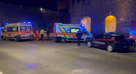 Uccide la moglie e la suocera a Arezzo Uccide la moglie e la suocera a Arezzo