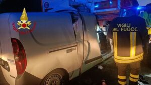 Incidenti stradali: un morto e un ferito sulla A18