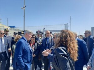 Migranti: prefetto Valenti, sostenere l'azione dei sindaci