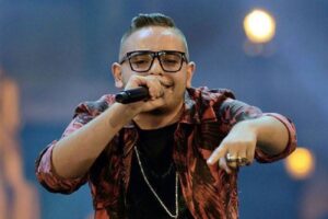 Rocco Hunt in concerto a Noto