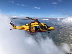 Valanga travolge corso guide alpine, tre dispersi