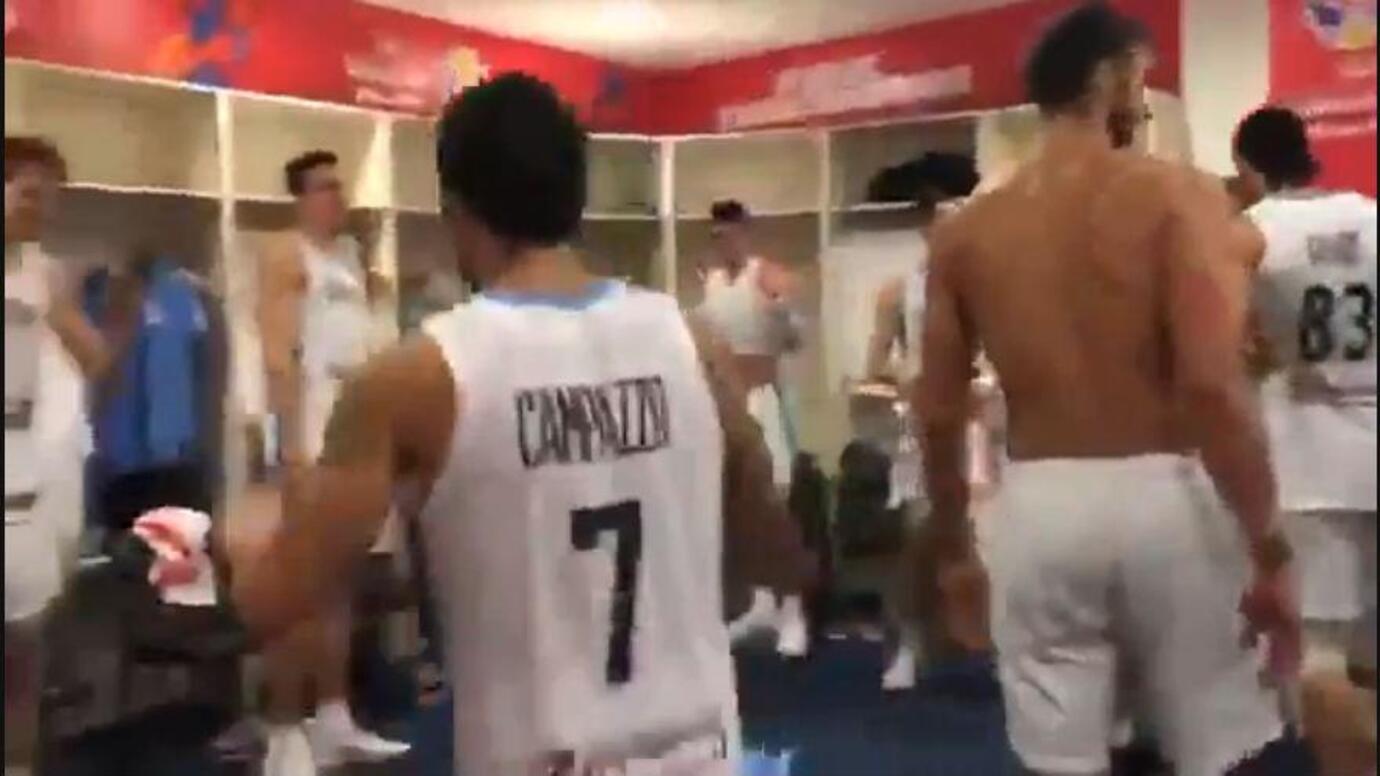 Comiso, mentre la squadra gioca, fanno razzìa nello spogliatoio