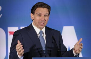 Carcere in Florida vicino a Disneyland, provocazione di DeSantis