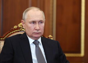 Ucraina, Putin visita base militare vicino a Kherson