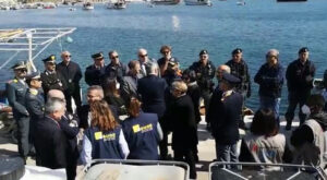 Migranti: commissario per l'emergenza Valenti a Lampedusa