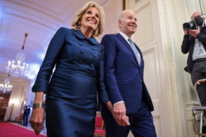 Biden e First Lady presentano la dichiarazione dei redditi