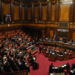 Senato approva il decreto migranti, ora passa alla Camera