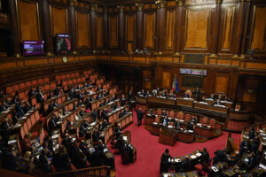 Senato approva il decreto migranti, ora passa alla Camera