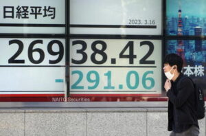 Borsa: a Tokyo apertura in calo (-0,24%)