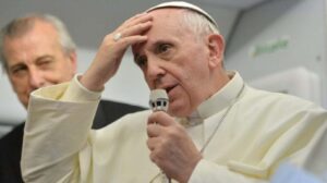 Papa Francesco ha perso la spunta blu su Twitter