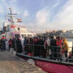 Migranti: 21 sbarchi in poche ore a Lampedusa