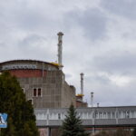Gb, posizioni di guerra sui tetti della centrale di Zaporizhzhia