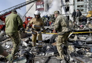 Ondata di attacchi russi su tutta l'Ucraina, 12 morti,