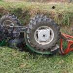 Si ribalta trattore, morto un agricoltore