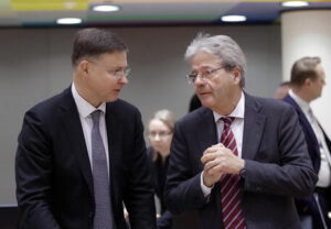 Bce e Ue in pressing sull'Italia, approvi Mes, serve a tutti