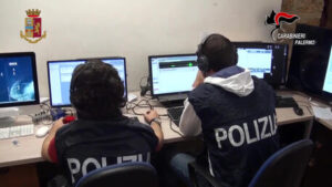 Ferisce un agente con una coltellata, arrestato a Palermo