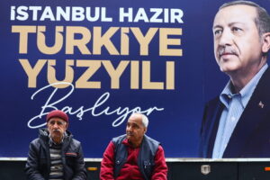 Tv, Erdogan ricompare in pubblico dopo voci su un malore