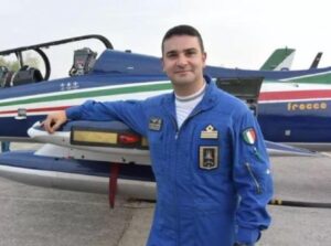Morto capitano delle Frecce Tricolori dopo lo schianto di ultraleggero
