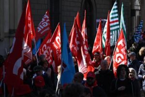 'Fondata sul lavoro', al via la manifestazione di Cgil Cisl Uil