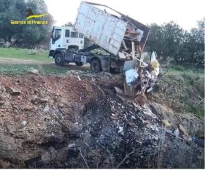 Rifiuti in discarica abusiva, domiciliari per imprenditore
