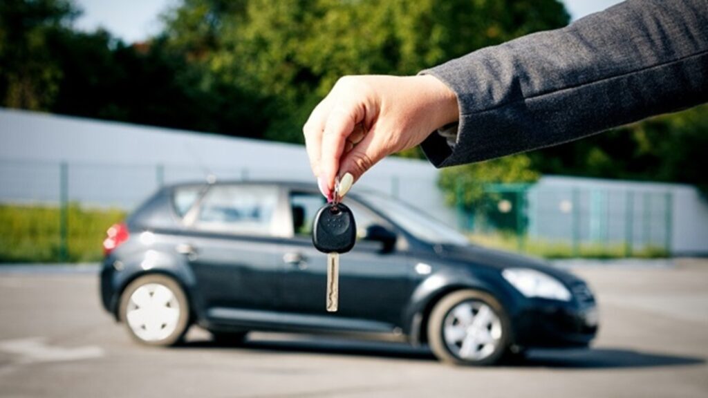 Auto a noleggio in Sicilia in agosto? Prezzi come a Milano